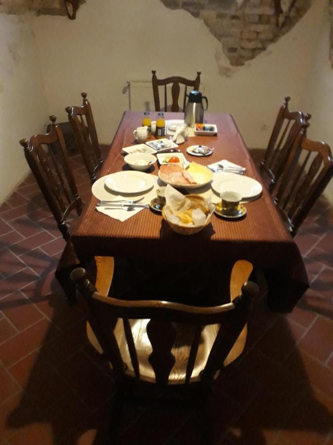 Dwor Strzyzew Bed & Breakfast Zelazowa Wola Екстериор снимка