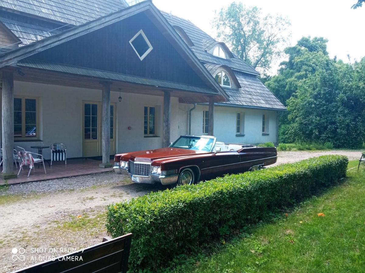 Dwor Strzyzew Bed & Breakfast Zelazowa Wola Екстериор снимка