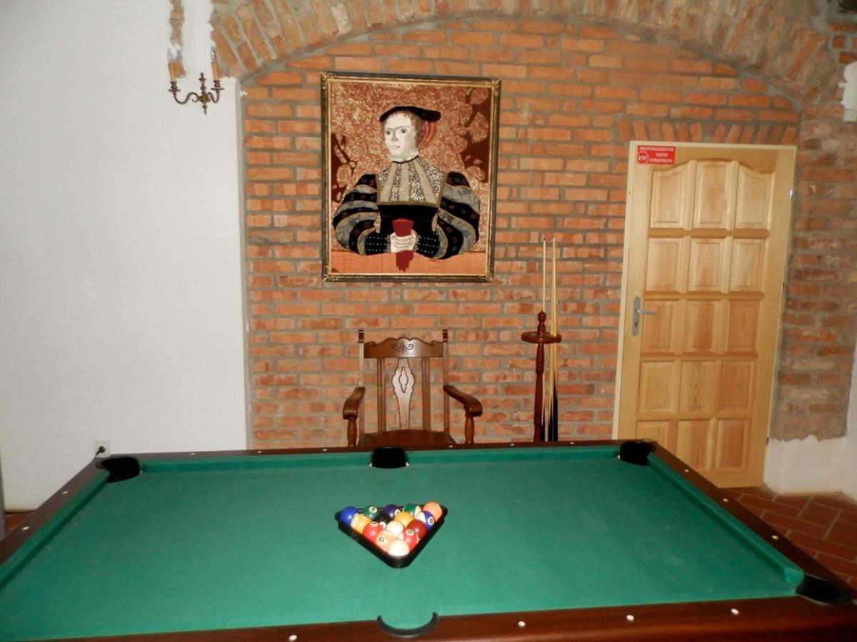 Dwor Strzyzew Bed & Breakfast Zelazowa Wola Екстериор снимка